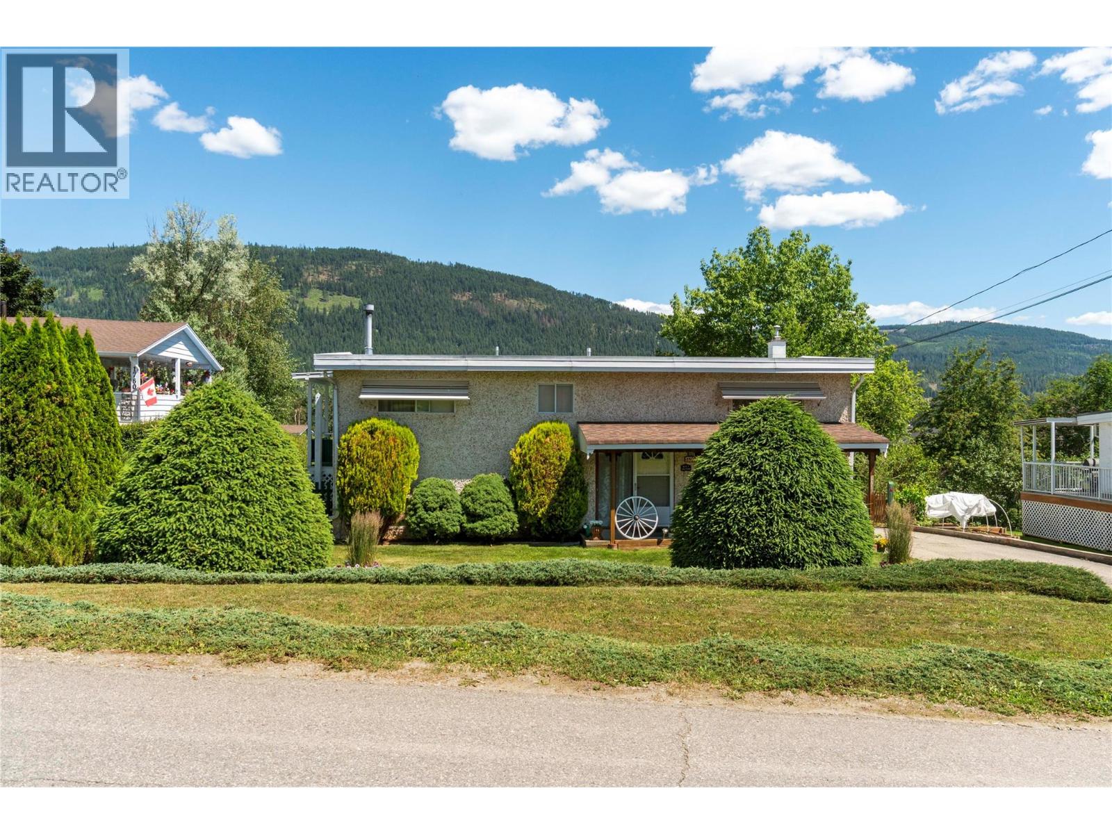  1730 36 Street Northeast, Salmon Arm