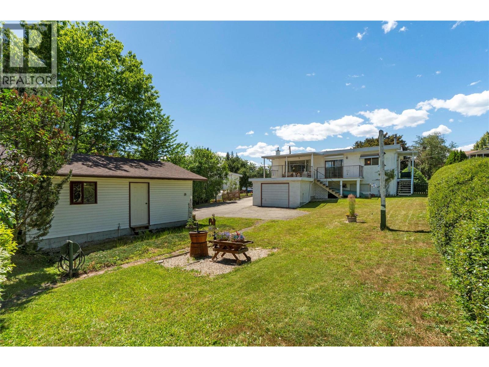  1730 36 Street Northeast, Salmon Arm