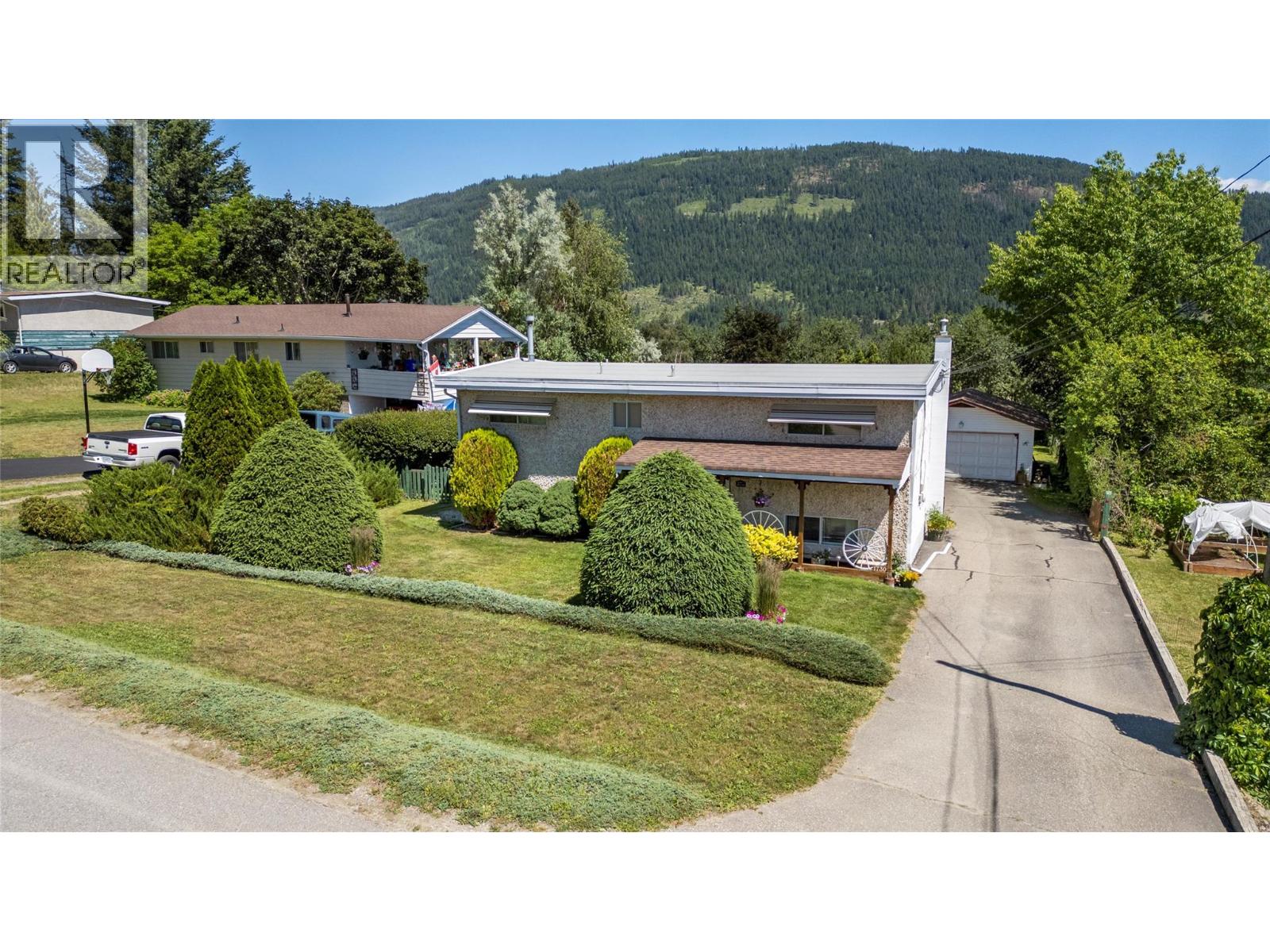  1730 36 Street Northeast, Salmon Arm
