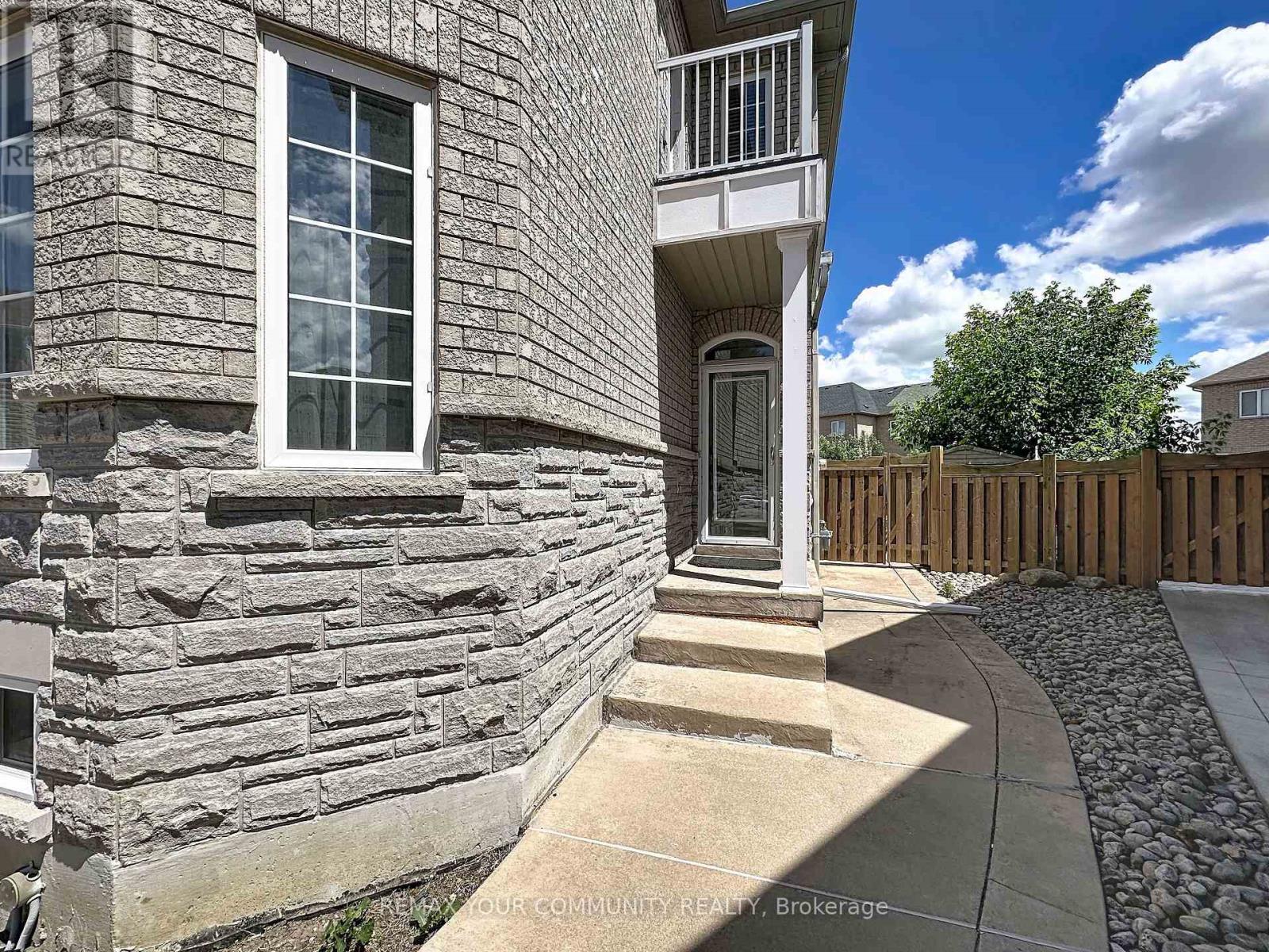 15 BELLEFONTAINE COURT - 3