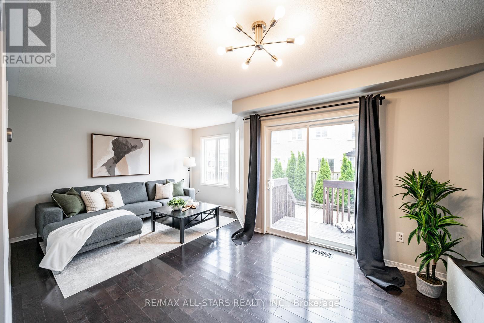 85 VERA LYNN CRESCENT - 11