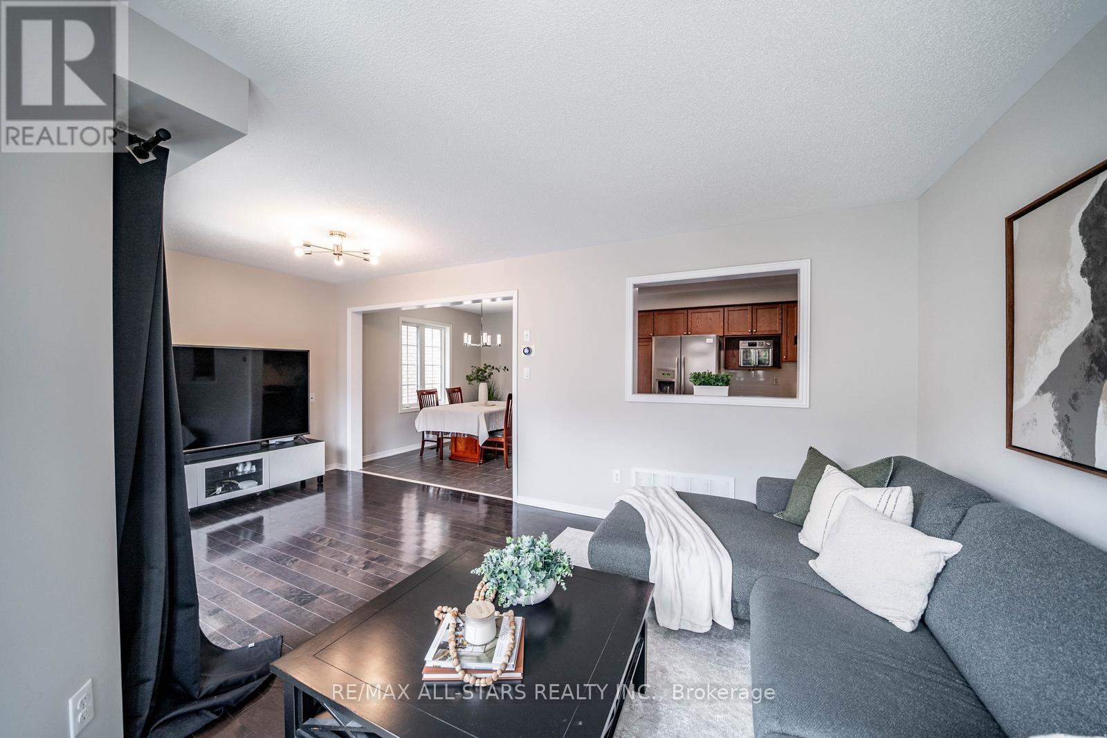 85 VERA LYNN CRESCENT - 12