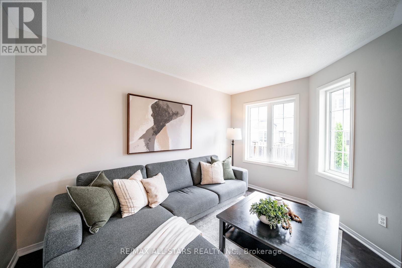85 VERA LYNN CRESCENT - 13