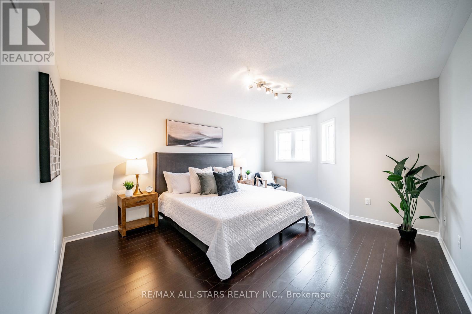 85 VERA LYNN CRESCENT - 22