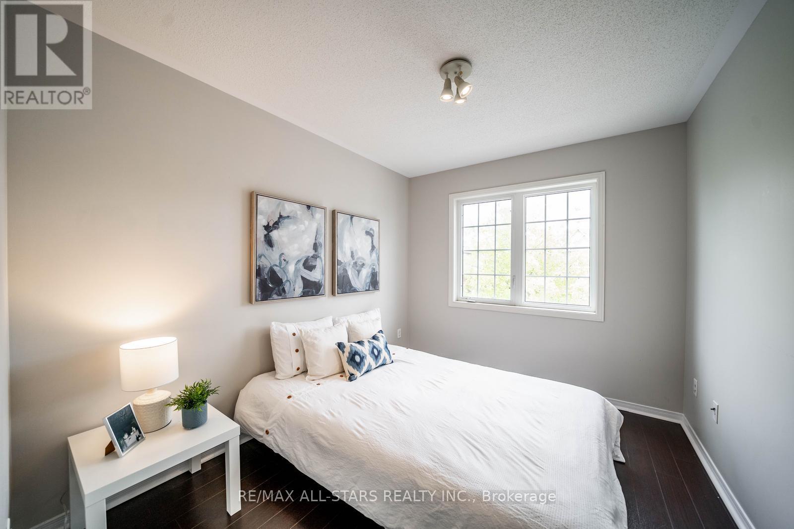85 VERA LYNN CRESCENT - 30