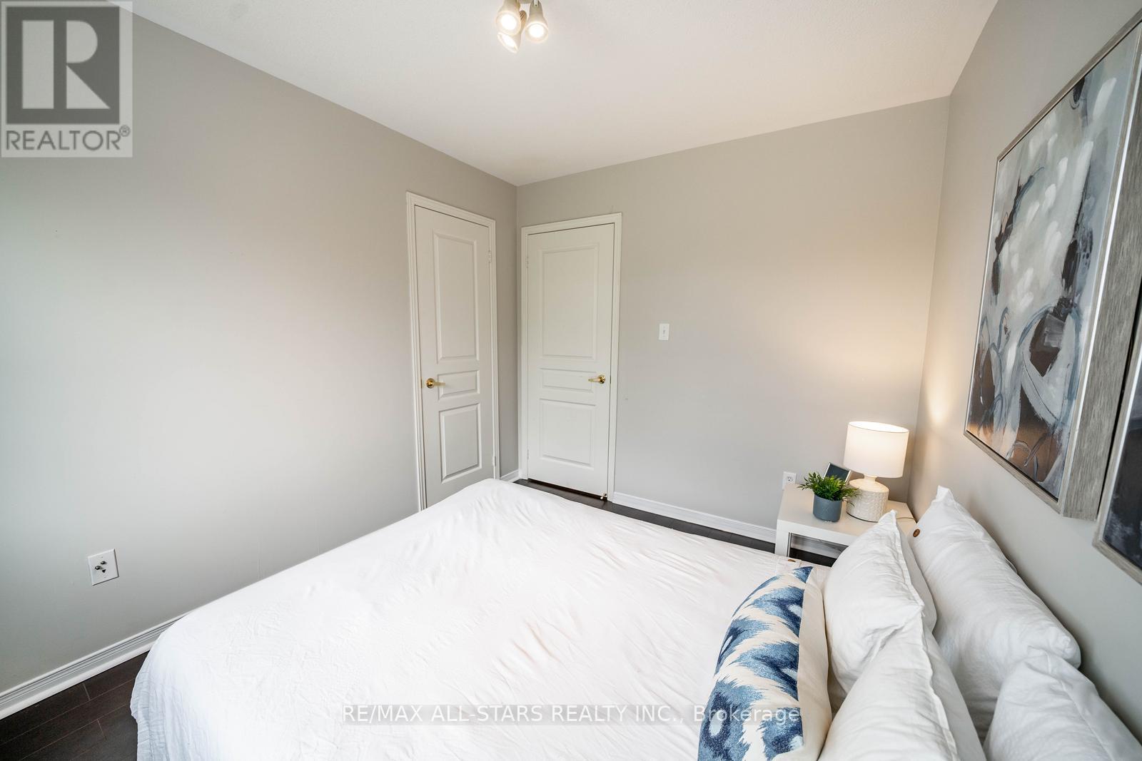 85 VERA LYNN CRESCENT - 31