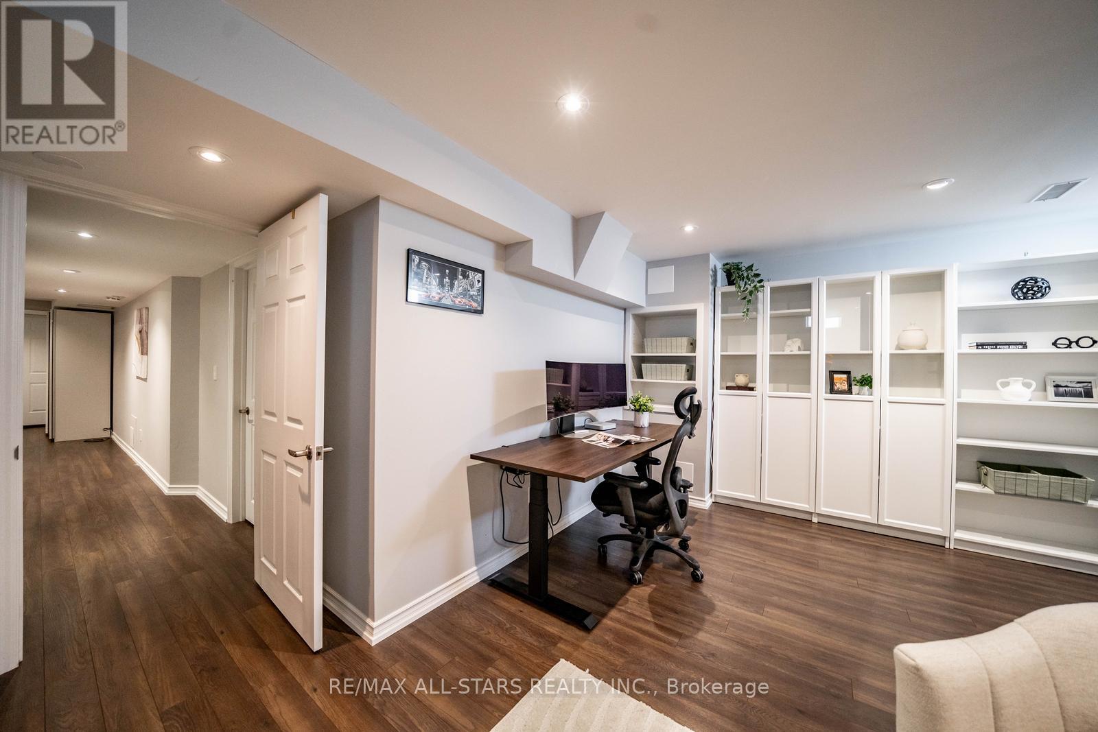 85 VERA LYNN CRESCENT - 44