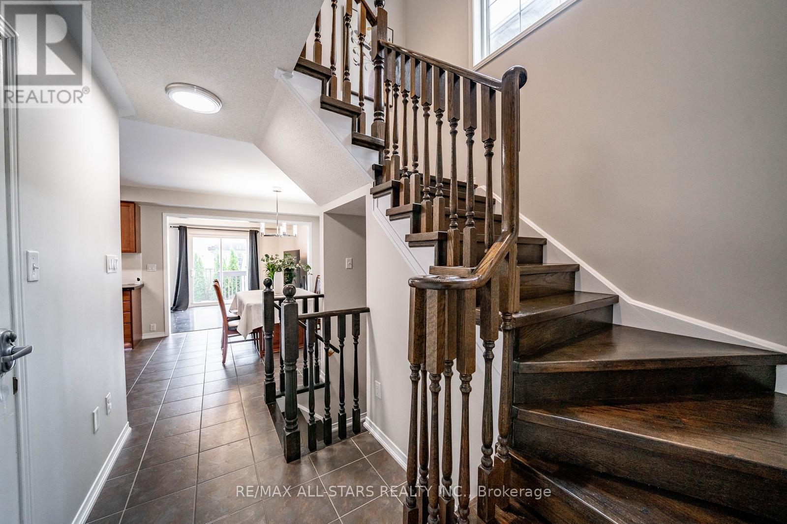 85 VERA LYNN CRESCENT - 5