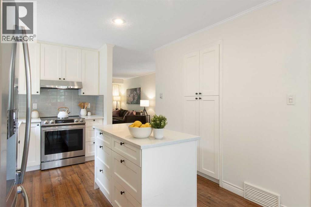 230 11 Avenue NE — photo 14