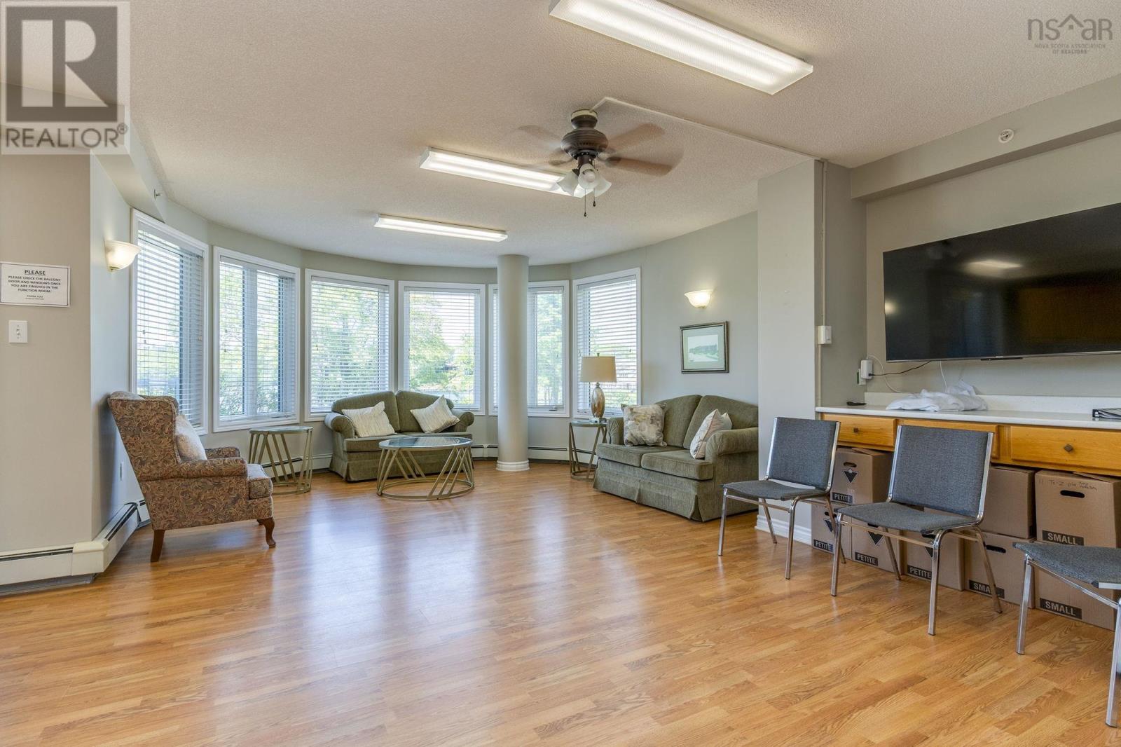 Property 32 of 36 of 111 275 Prince Arthur Road