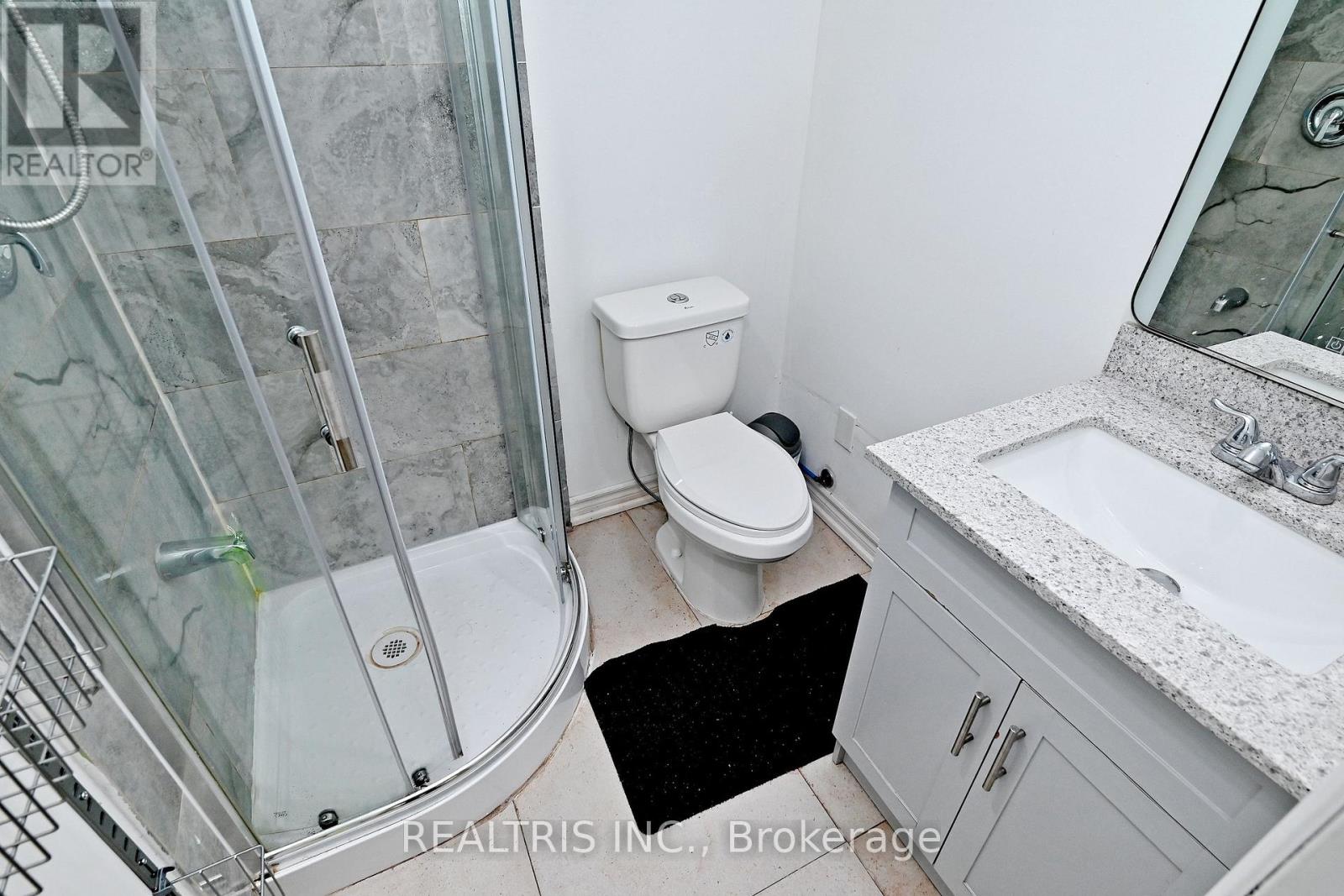622 THE QUEENSWAY - 35