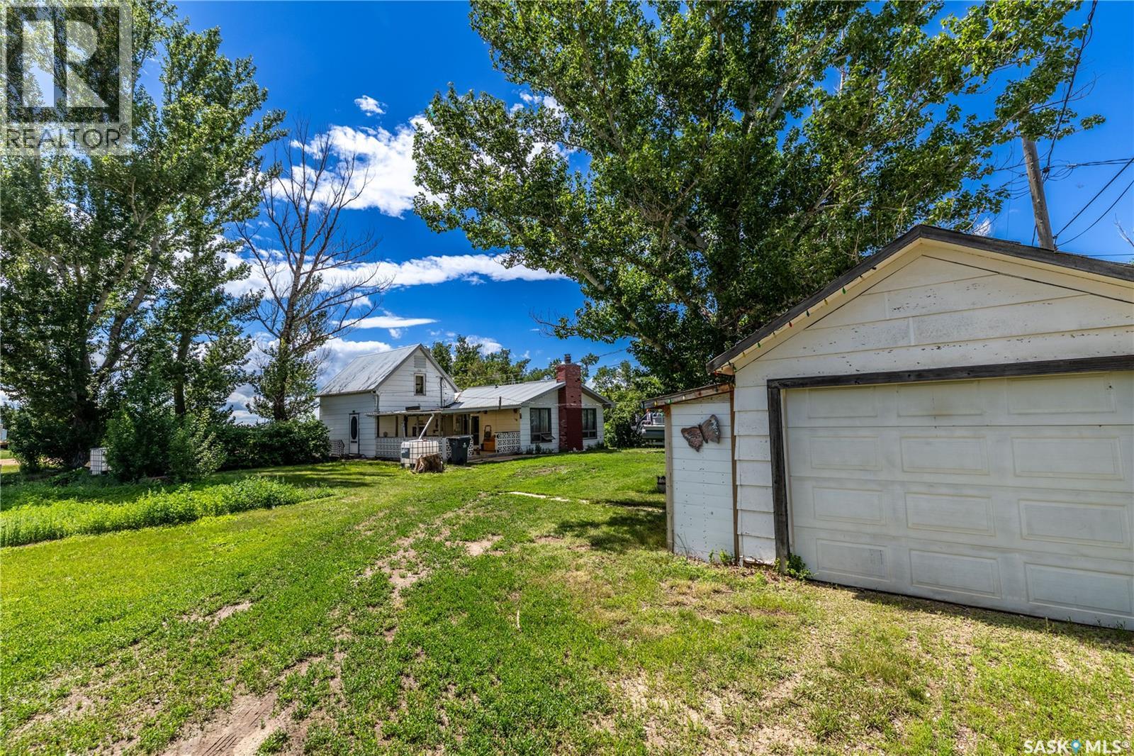 120 Crocus AVENUE - 1