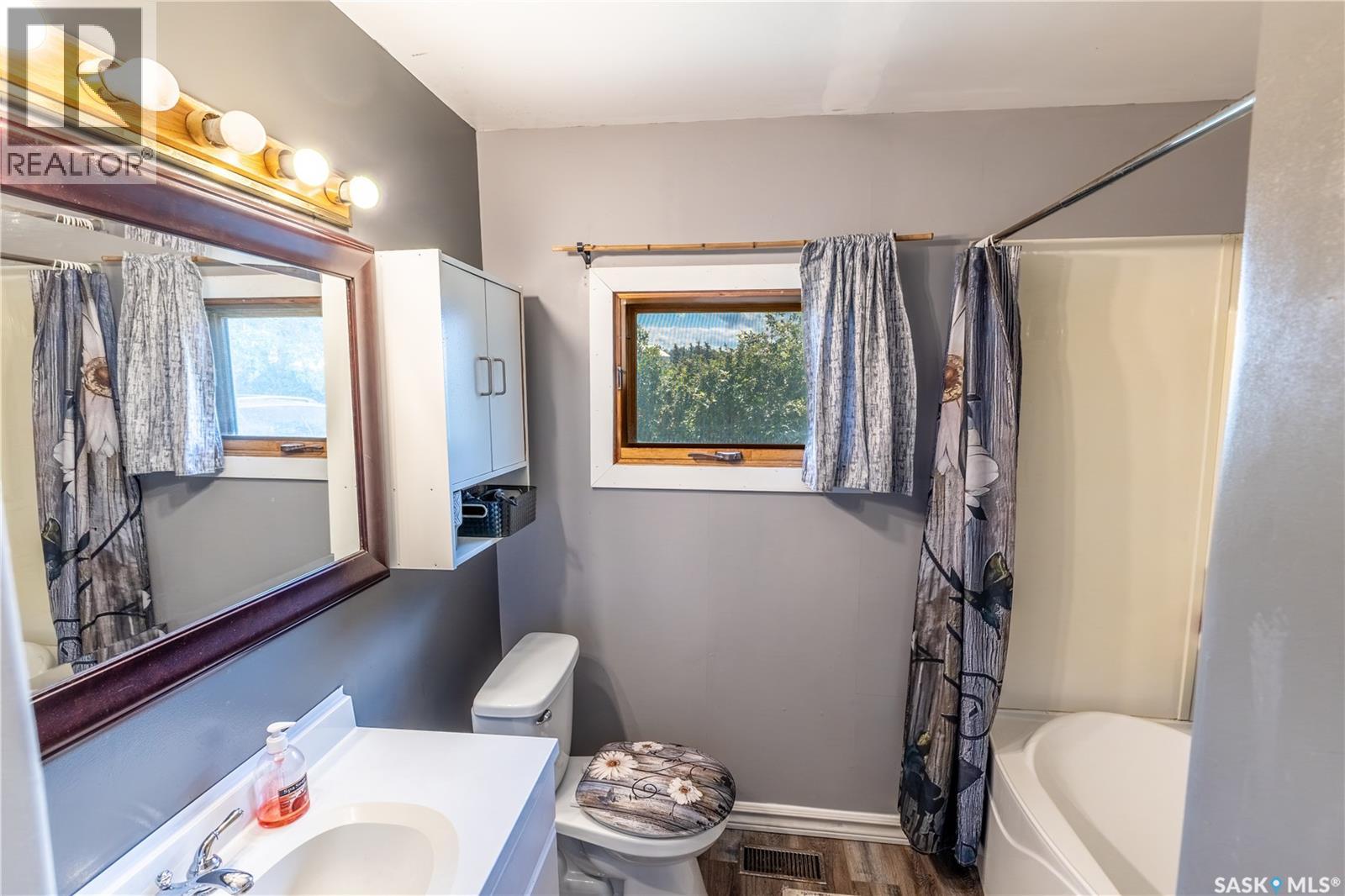120 Crocus AVENUE - 18