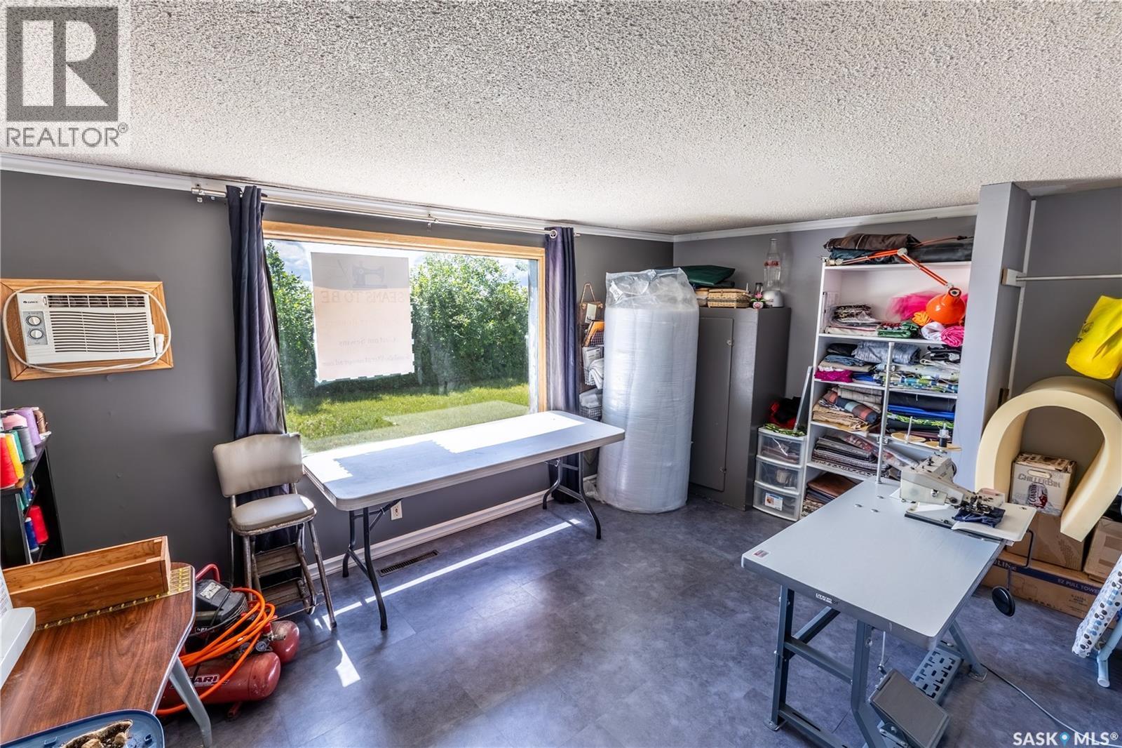 120 Crocus AVENUE - 22