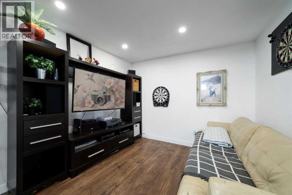 3609 A 66a Street — photo 23