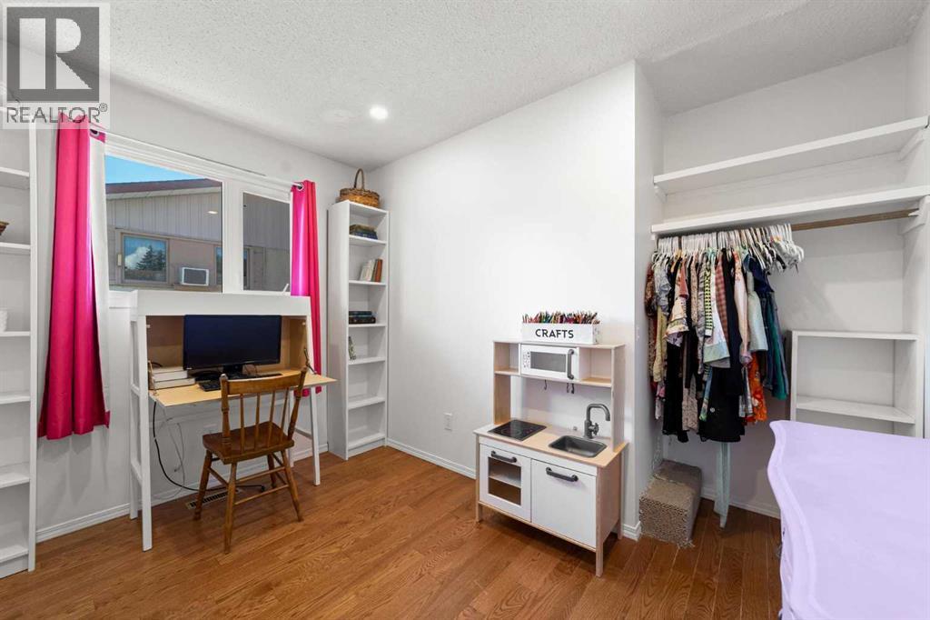 3609 A 66a Street — photo 18