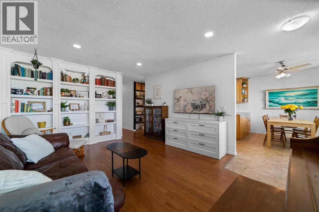 3609 A 66a Street — photo 11
