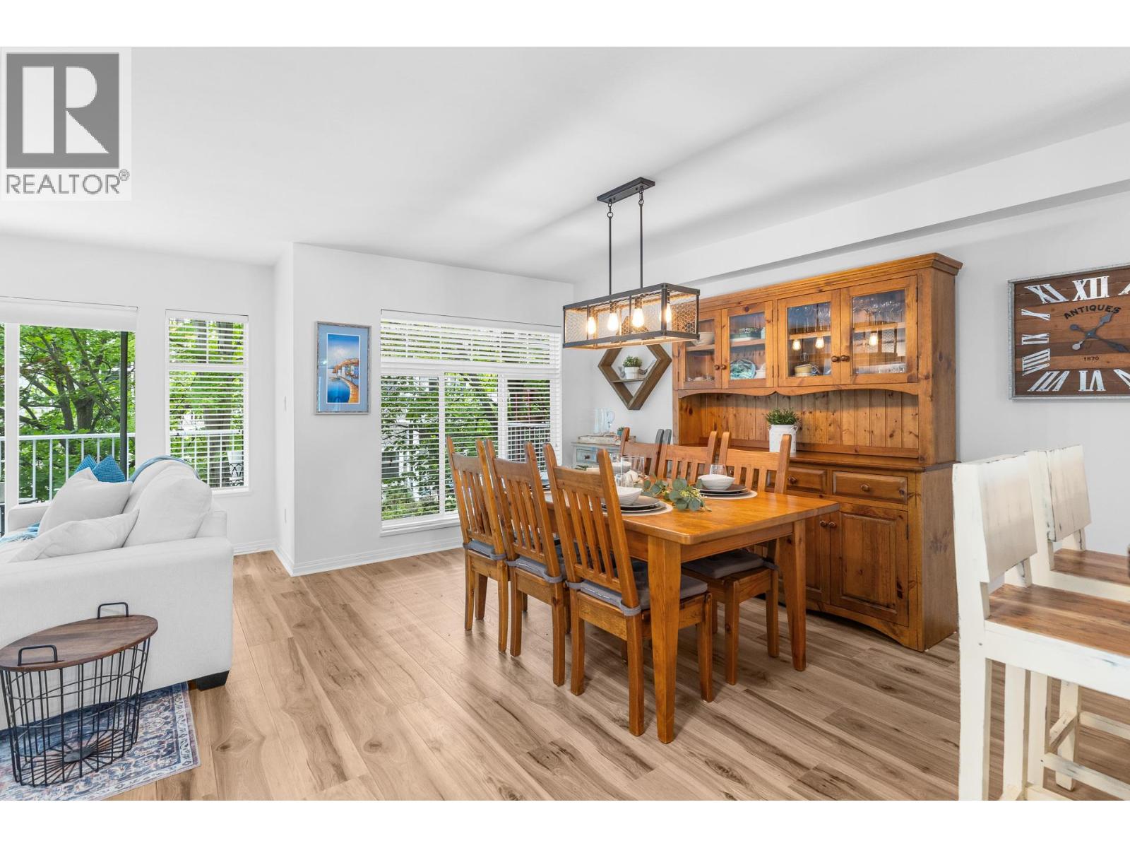 #8 1853 Parkview Crescent - 17
