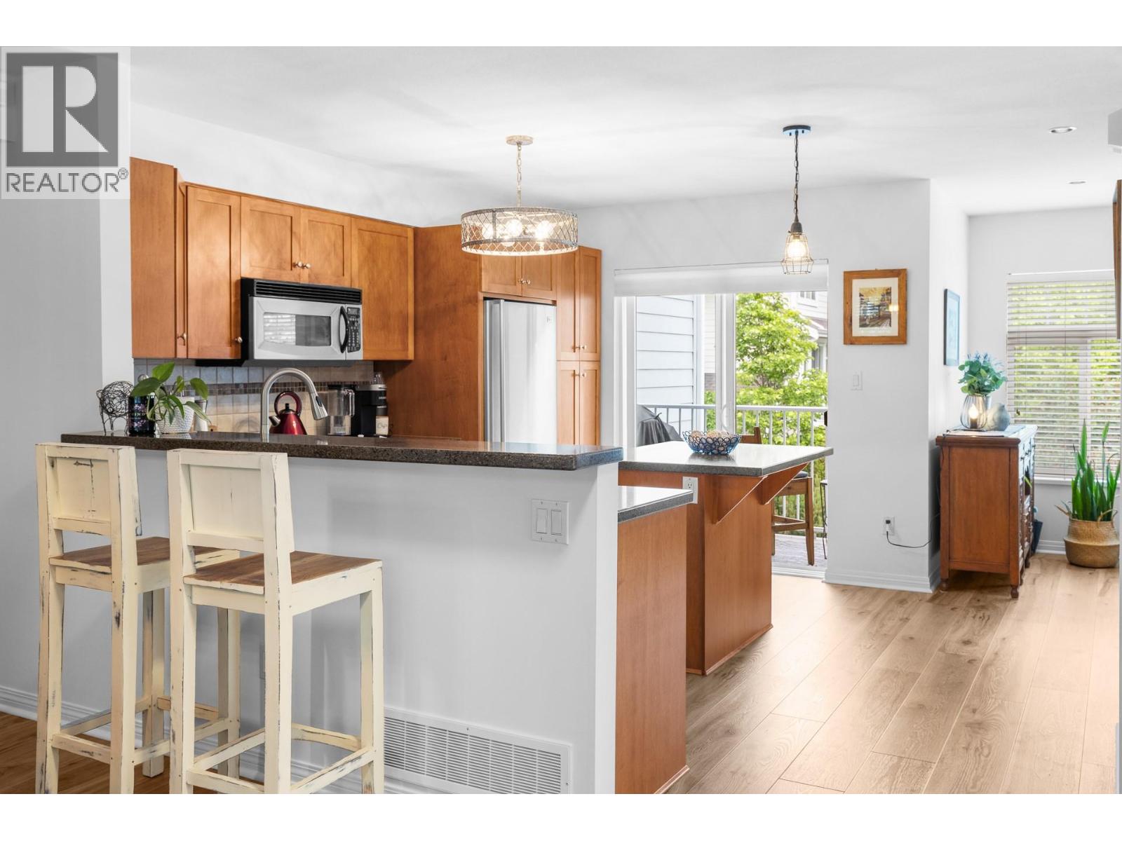 #8 1853 Parkview Crescent - 7