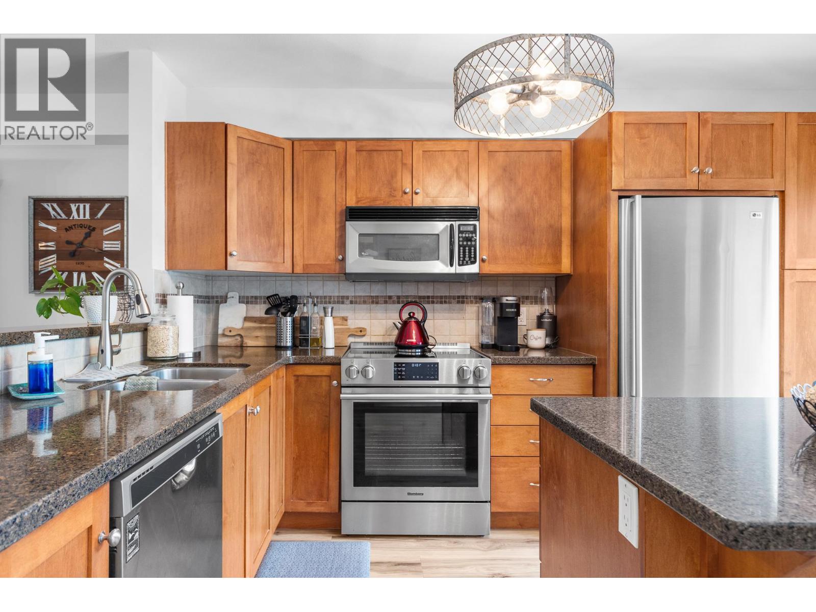 #8 1853 Parkview Crescent - 5
