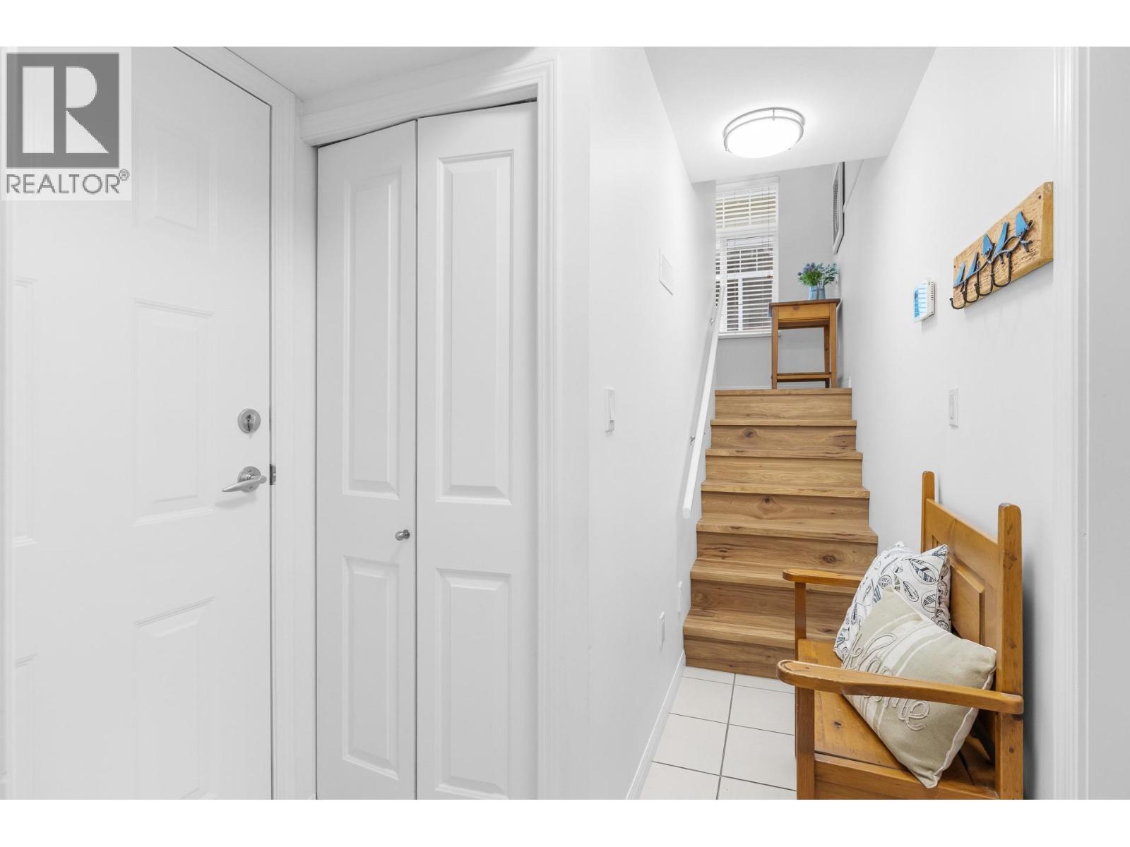 #8 1853 Parkview Crescent - 35