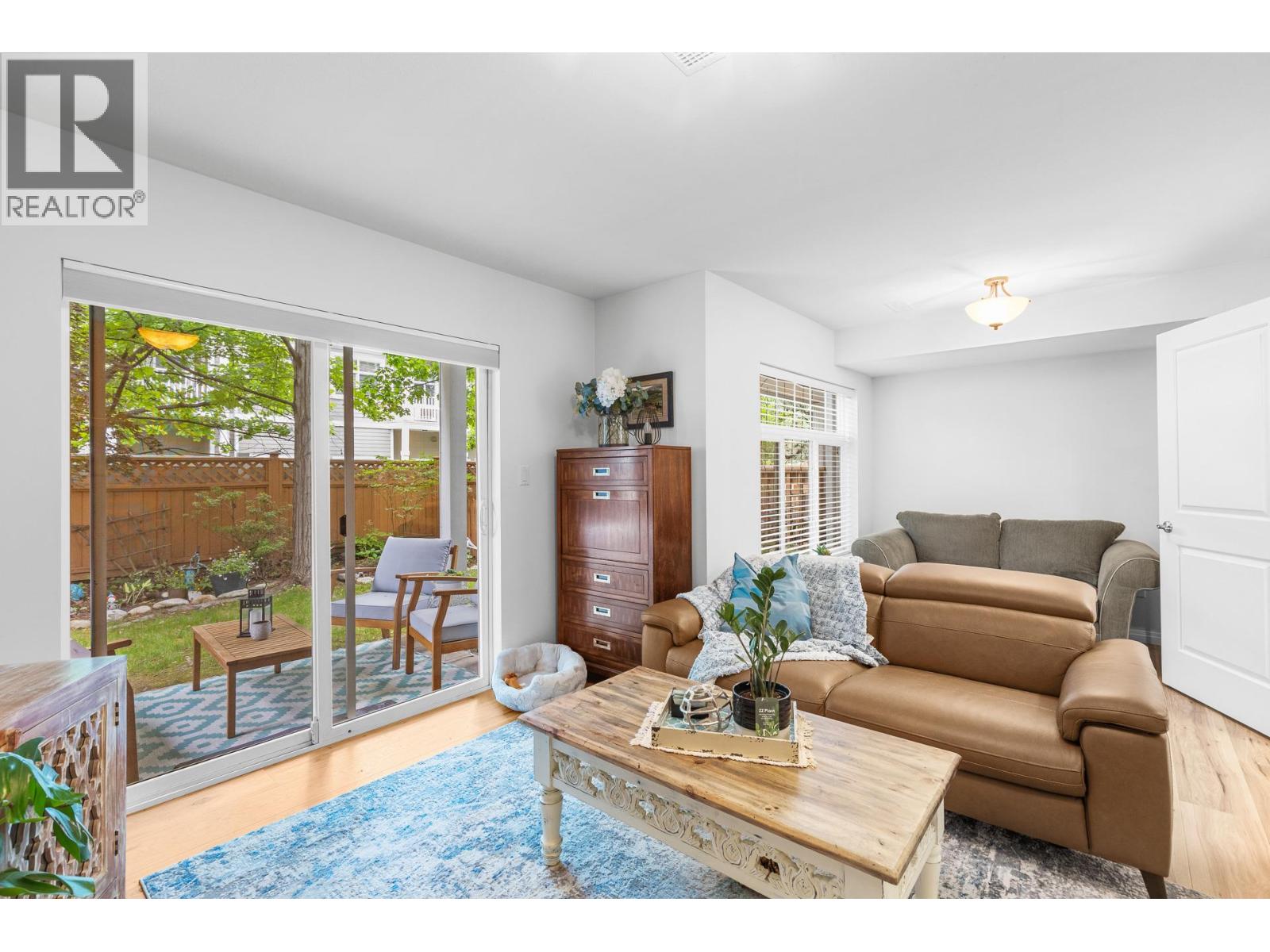 #8 1853 Parkview Crescent - 38