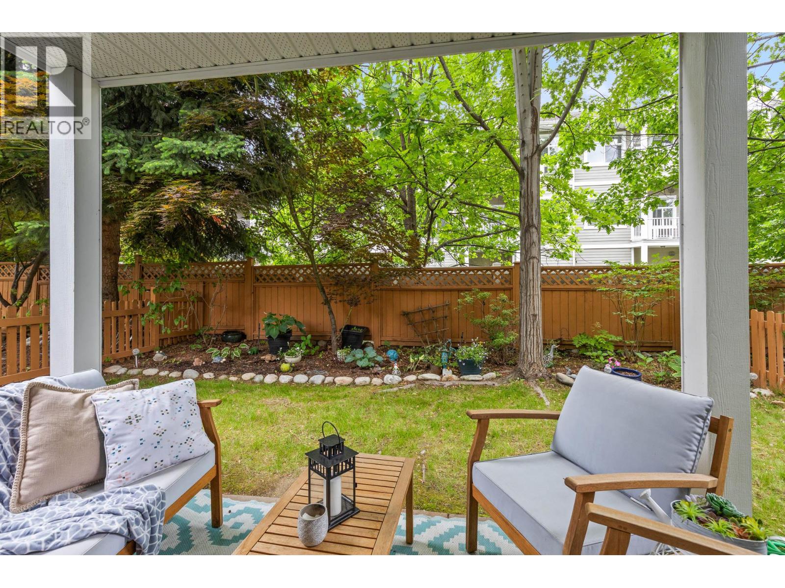 #8 1853 Parkview Crescent - 39