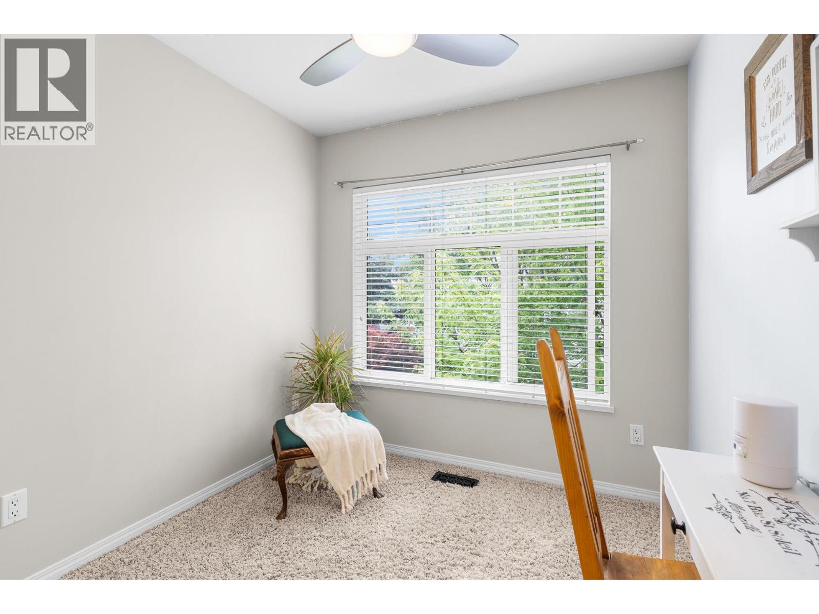 #8 1853 Parkview Crescent - 32