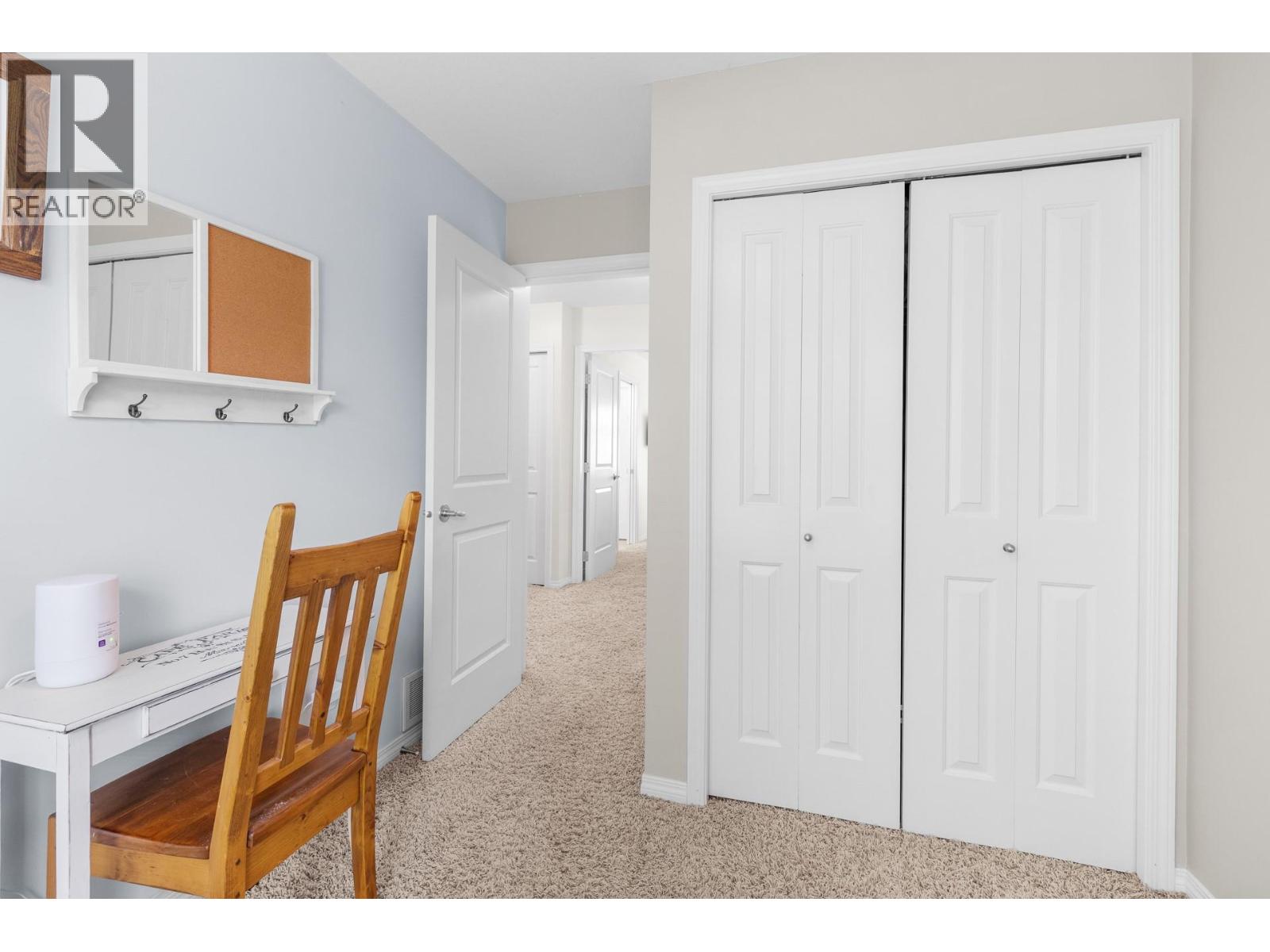 #8 1853 Parkview Crescent - 33