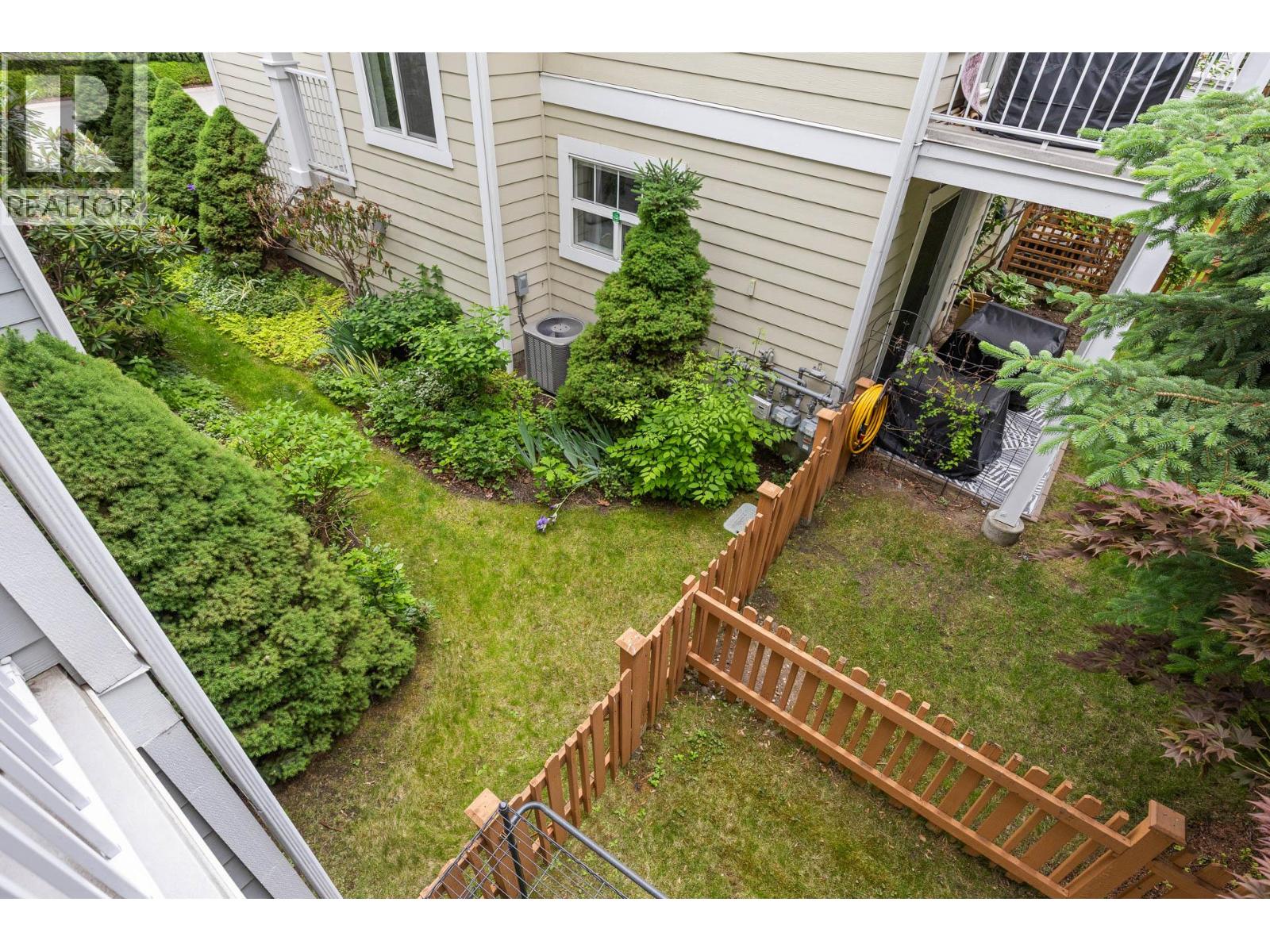 #8 1853 Parkview Crescent - 23