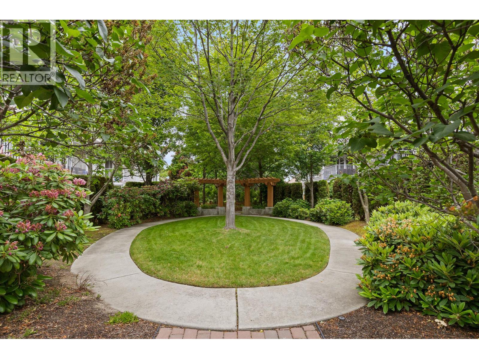 #8 1853 Parkview Crescent - 43
