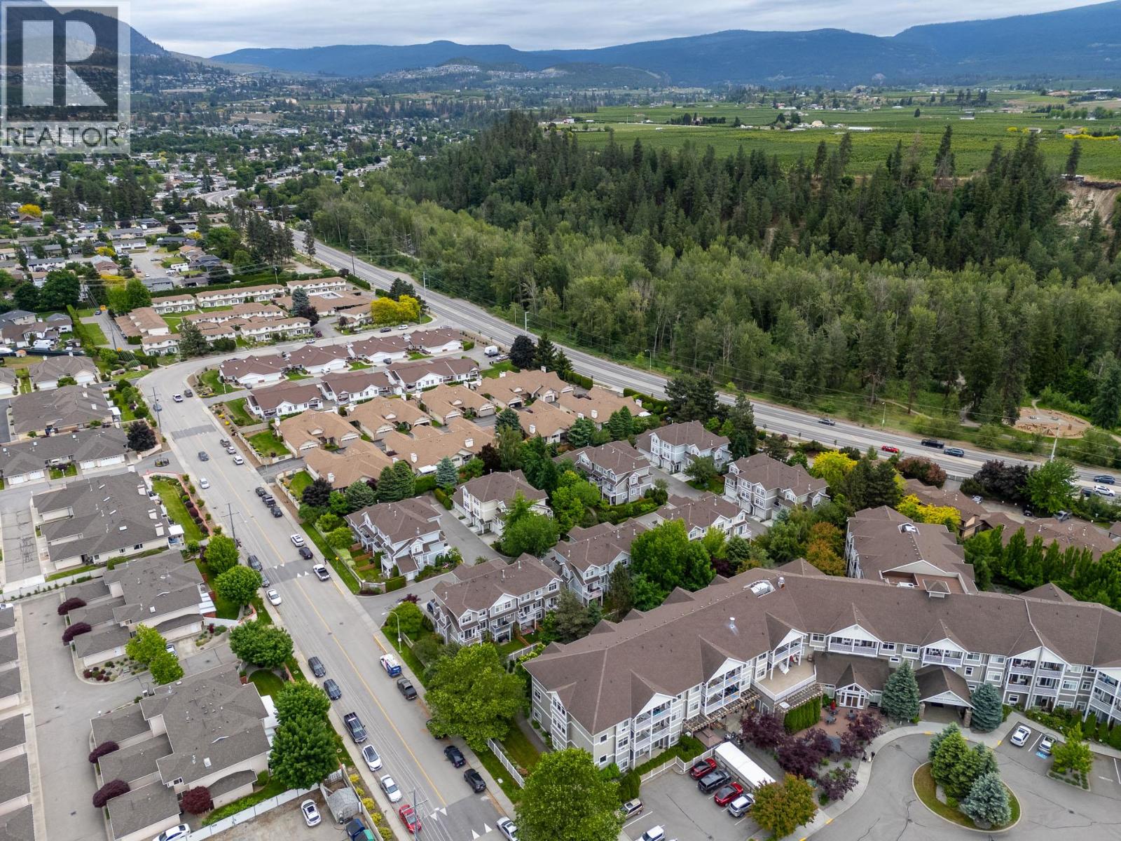 #8 1853 Parkview Crescent - 55