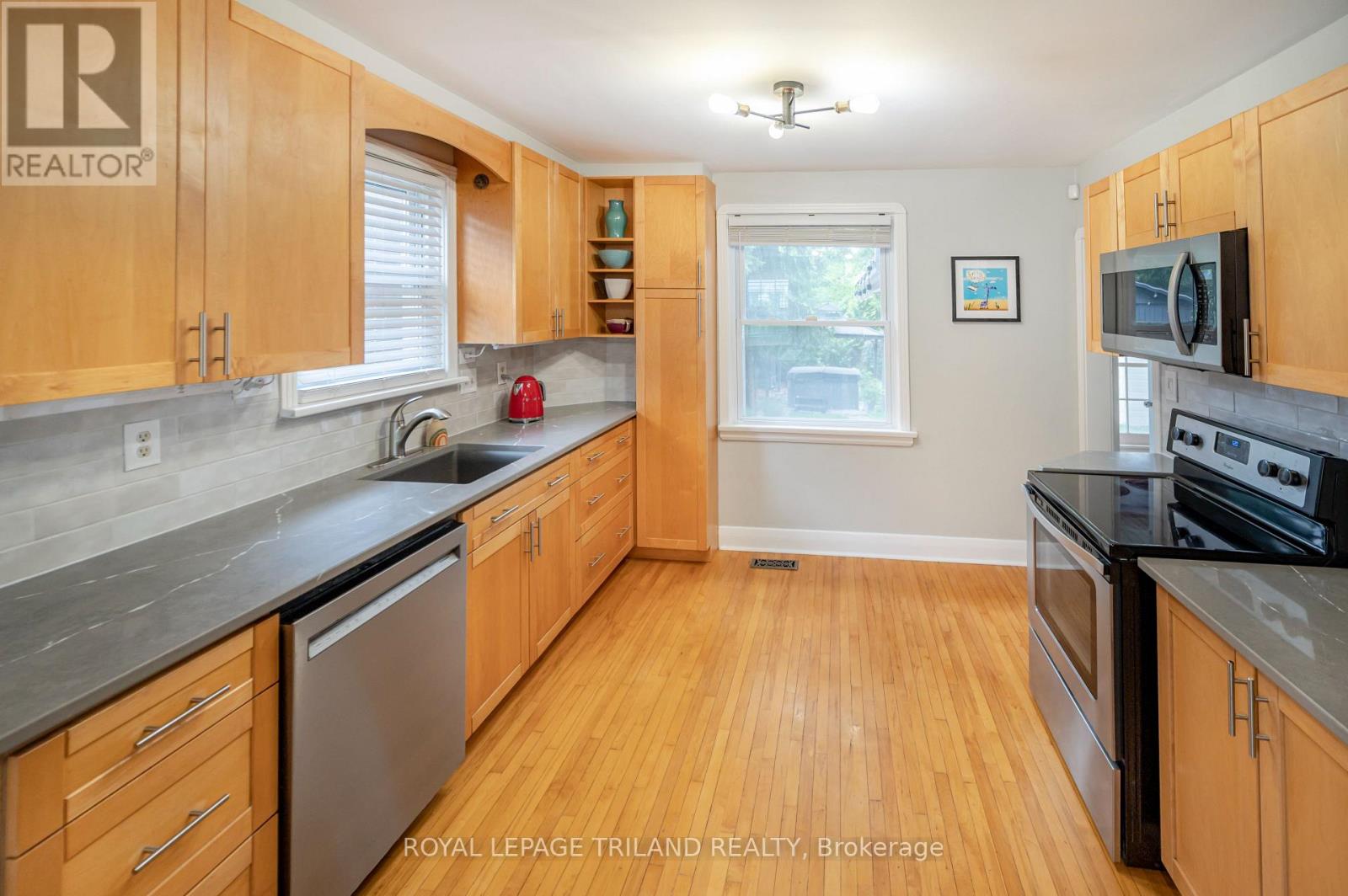 194 BELGRAVE AVENUE - 11
