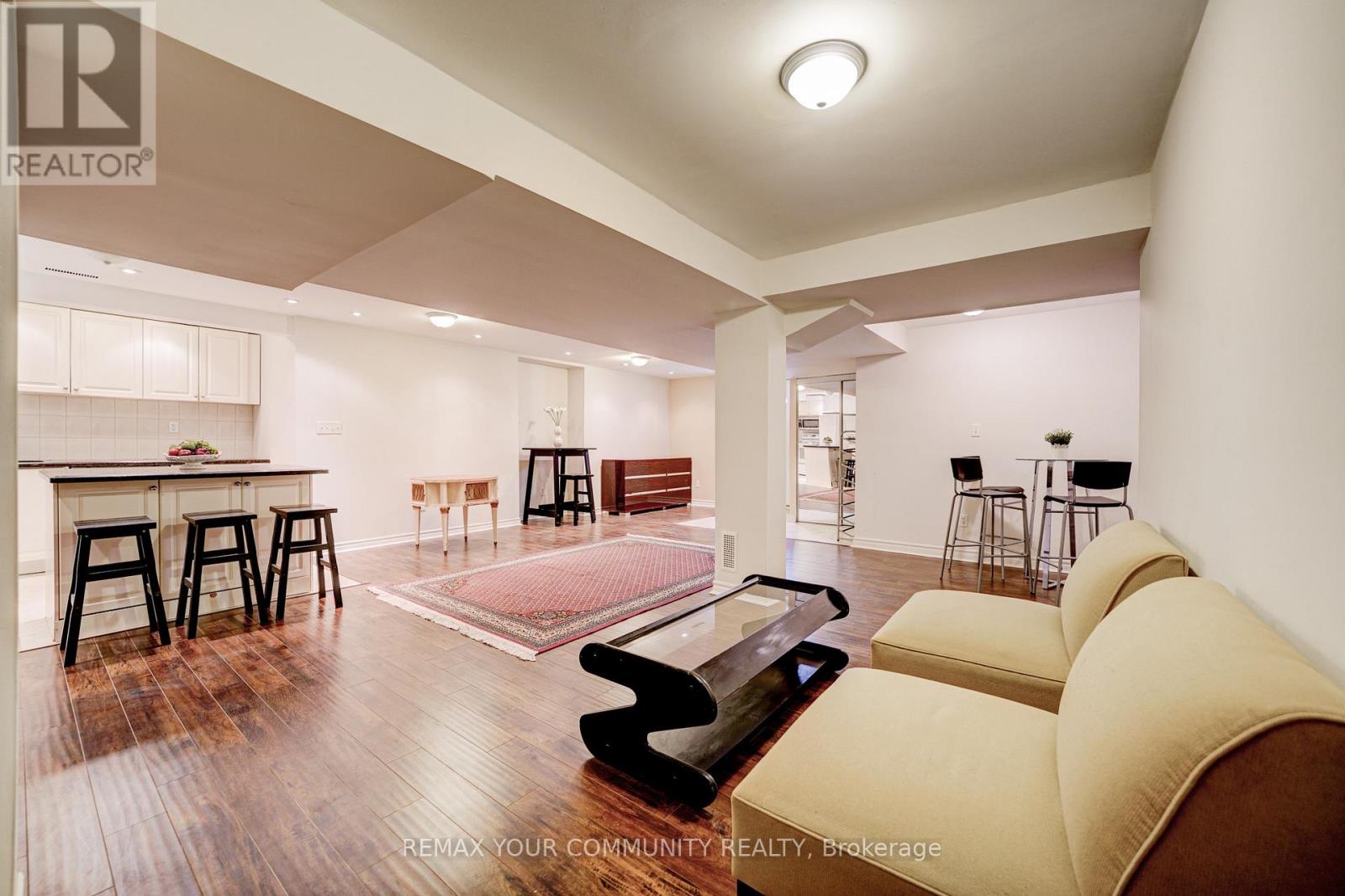 7 FERN AVENUE - 32
