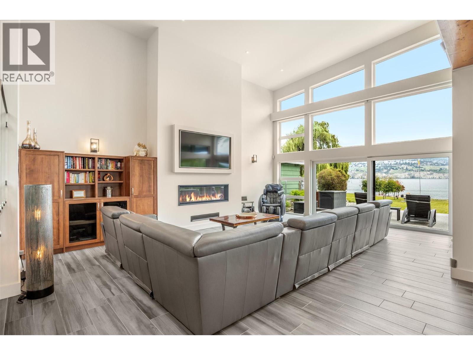 704 Stonor Street, Summerland
