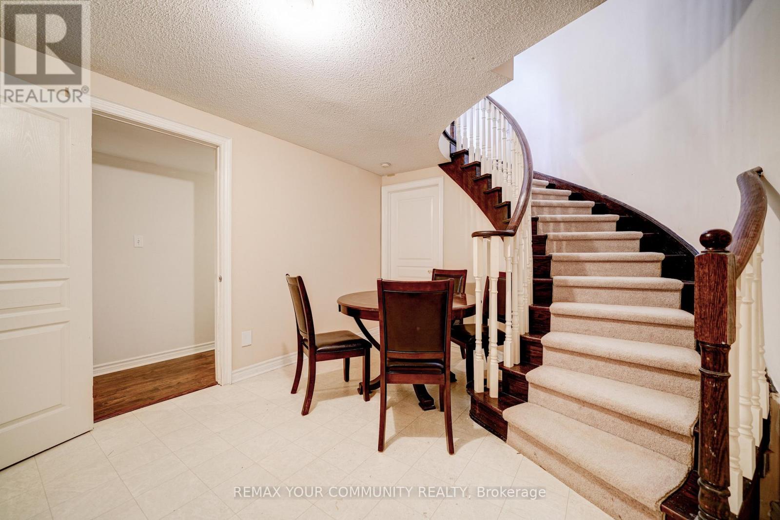 7 FERN AVENUE - 30