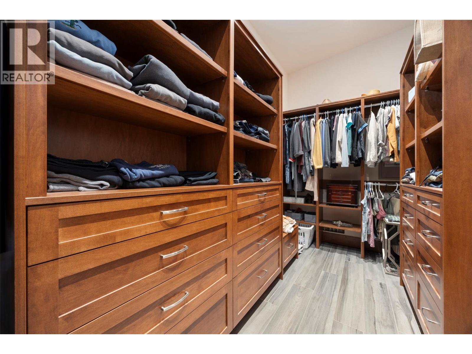 704 Stonor Street, Summerland