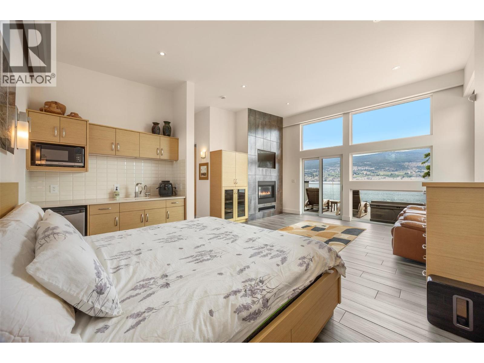 704 Stonor Street, Summerland