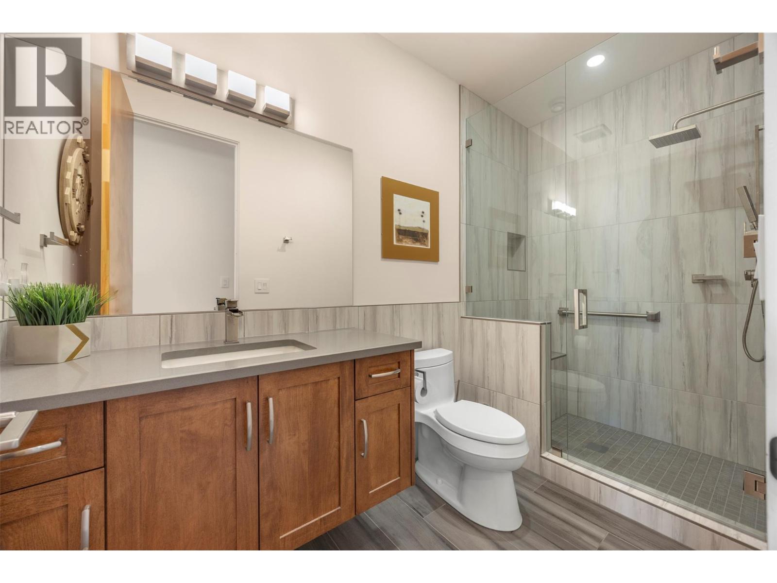 704 Stonor Street, Summerland