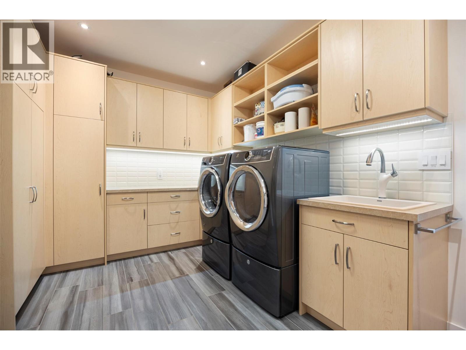 704 Stonor Street, Summerland