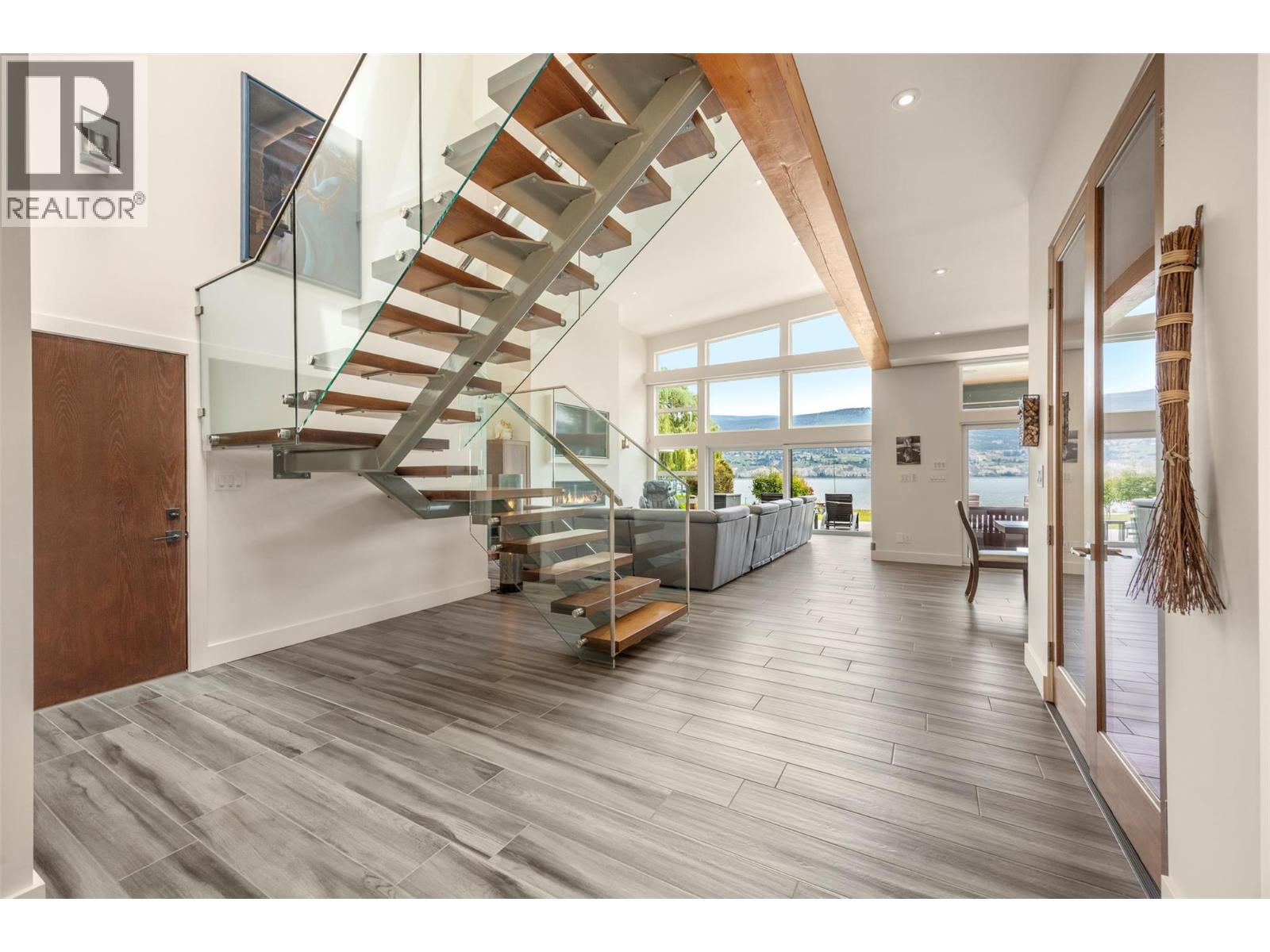 704 Stonor Street, Summerland