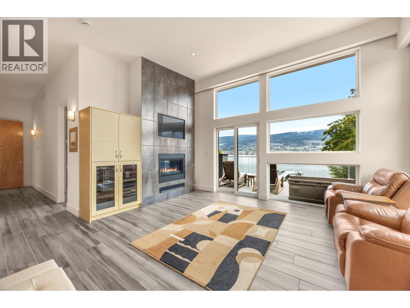 704 Stonor Street, Summerland
