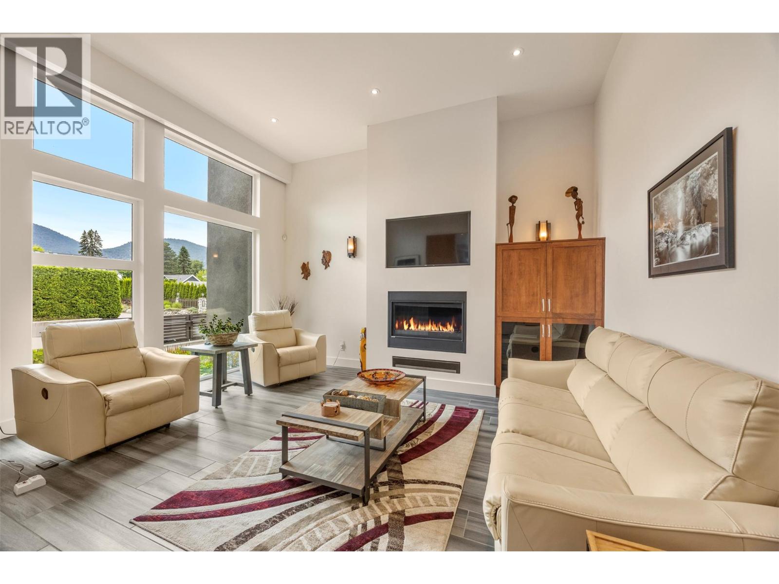 704 Stonor Street, Summerland