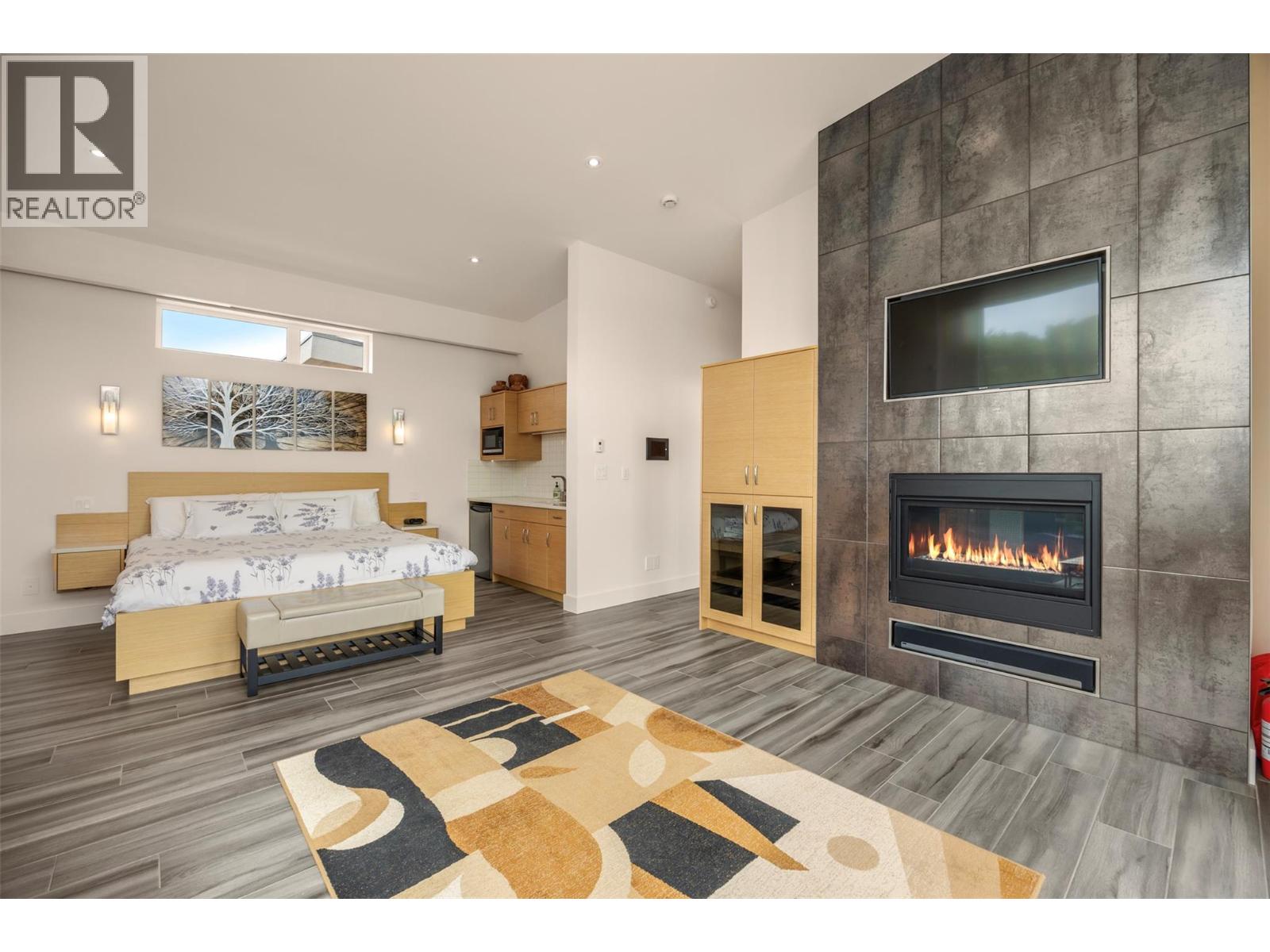 704 Stonor Street, Summerland