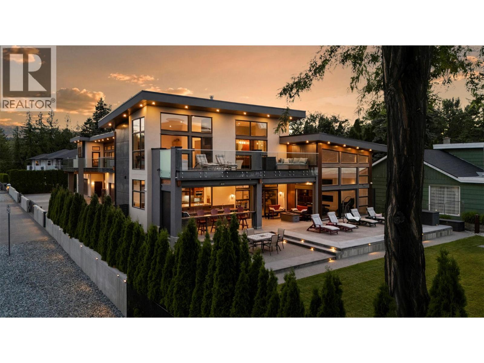 704 Stonor Street, Summerland