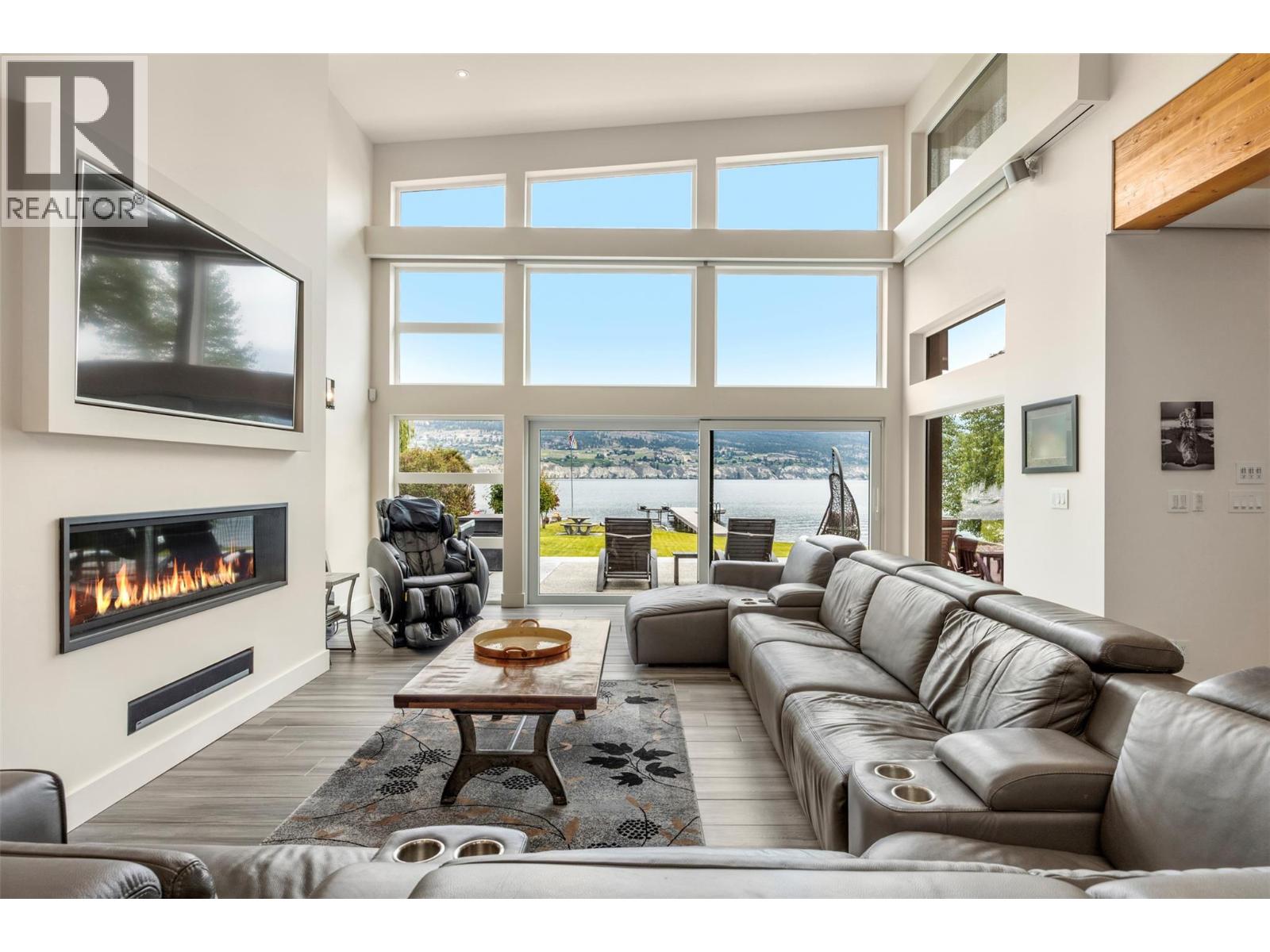 704 Stonor Street, Summerland