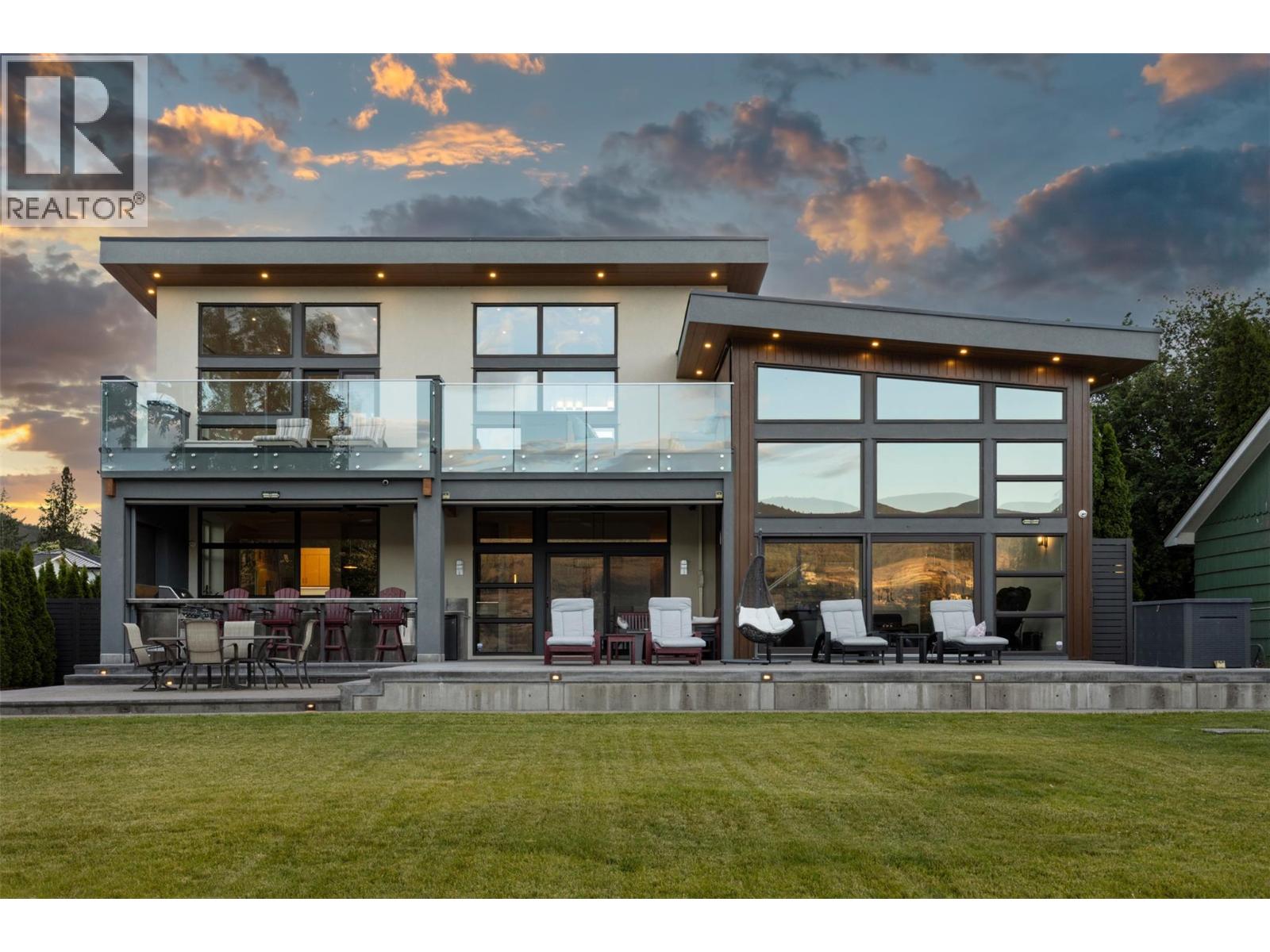704 Stonor Street, Summerland