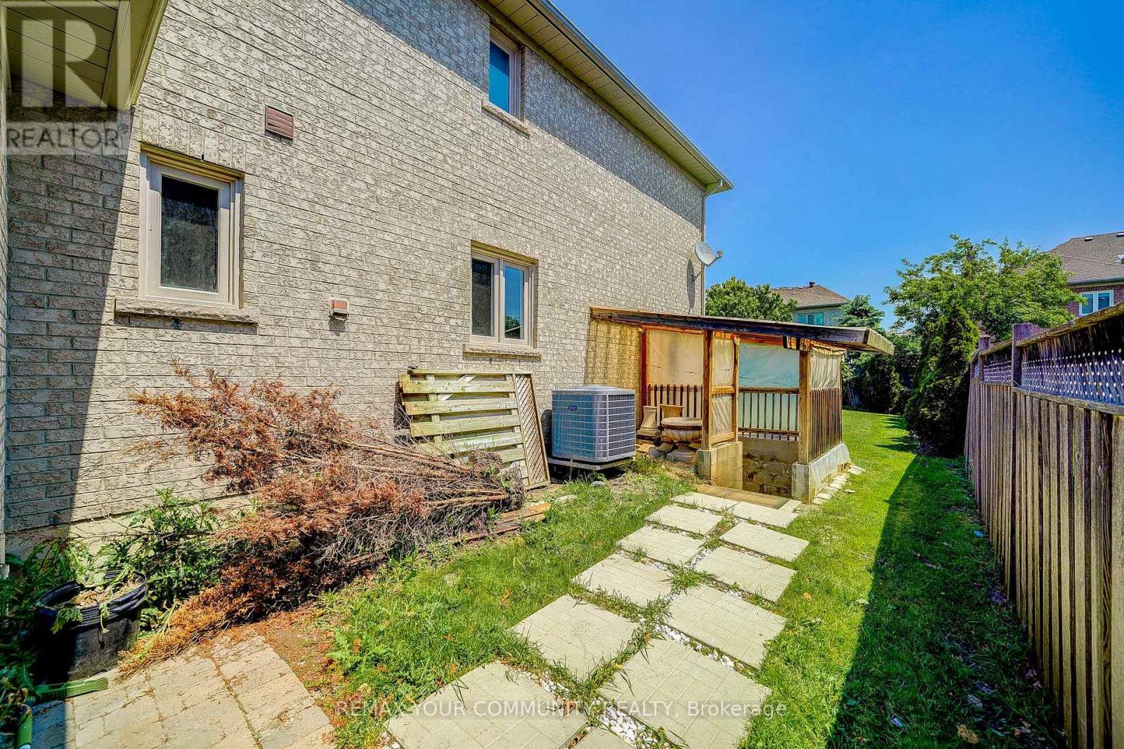 7 FERN AVENUE - 39