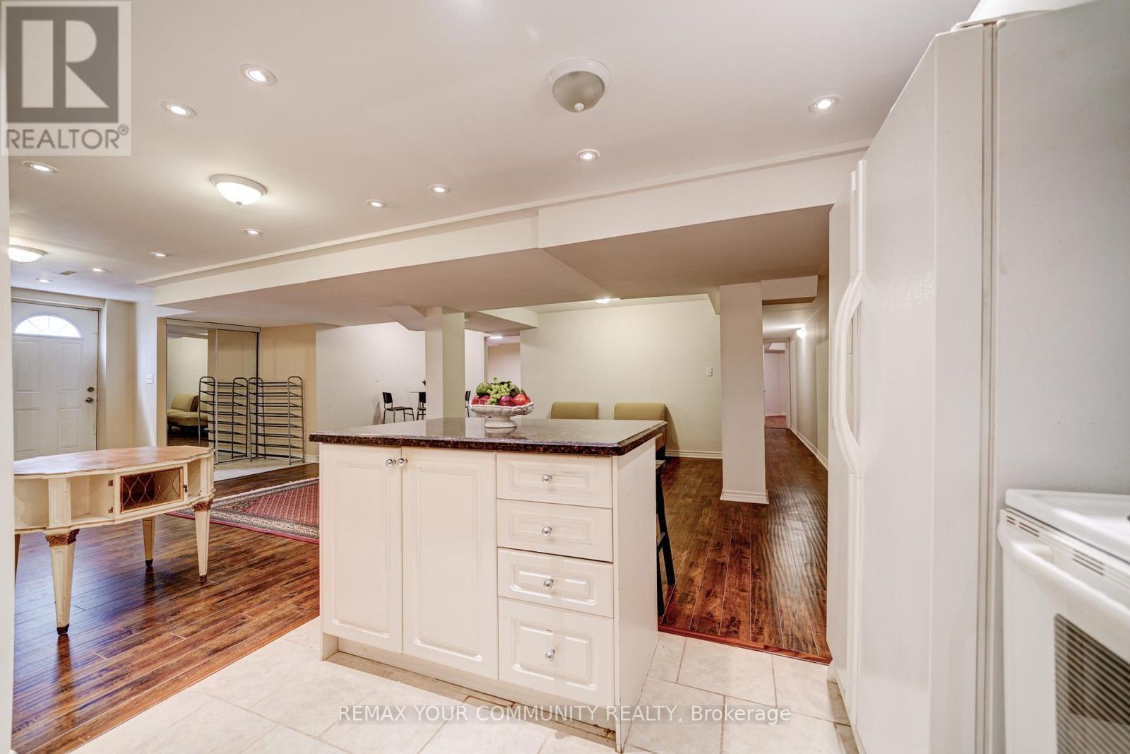 7 FERN AVENUE - 34