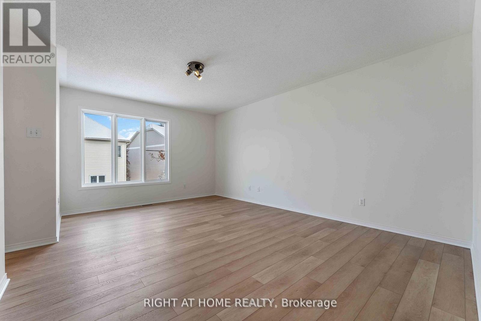 3 Bed, 4 Bath House for Rent in Ottawa – 104 B CRAIG HENRY DRIVE, Ottawa – MLS# X13481174 - Image 20